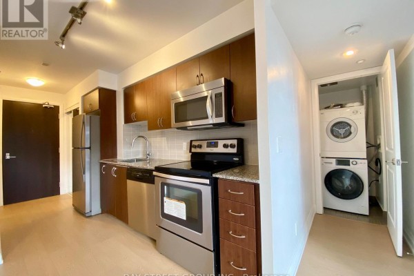 Primary Bedroom - 925 - 370 Highway 7 E, Richmond Hill, ON L4B0C4 Photo 4