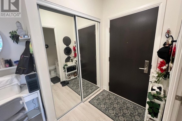 Bathroom - 925 - 9000 Jane Street, Vaughan, ON L4K0M6 Photo 4