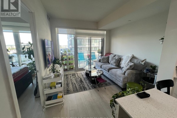Primary Bedroom - 925 - 9000 Jane Street, Vaughan, ON L4K0M6 Photo 5