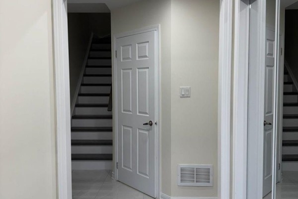 925 Burrows Gate, Milton, ON L9Y0K7 Photo 4