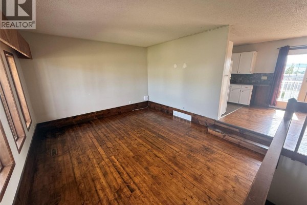 Mud room - 925 Cornwall Crescent, Dawson Creek, BC V1G1P1 Photo 2