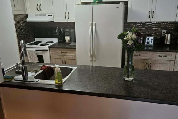 Kitchen/Dining room - 925 Grand Avenue West Unit# 108, Chatham, ON N7L4Z1 Photo 5