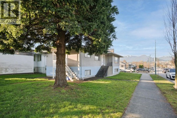 925 Nanaimo Street, Vancouver, BC V5L4T1 Photo 4