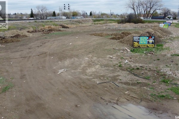 925 South Railway Street E, Swift Current, SK S9H3B4 Photo 2