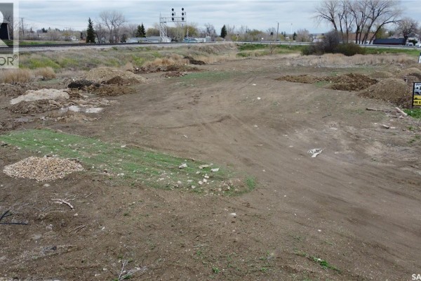 925 South Railway Street E, Swift Current, SK S9H3B4 Photo 3