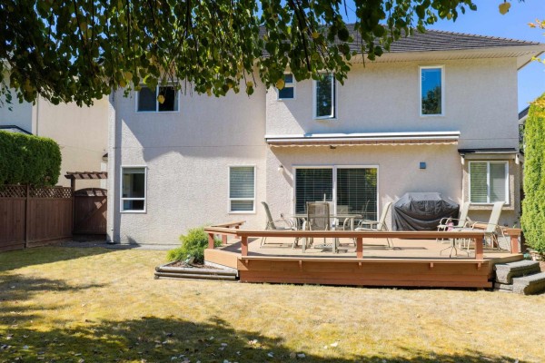 9252 206 Street, Langley, BC V1M2W8 Photo 3