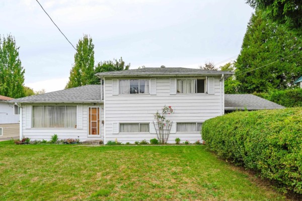 9253 137a Street, Surrey, BC V3V5W8 Photo 3