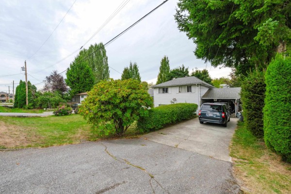 9253 137a Street, Surrey, BC V3V5W8 Photo 4