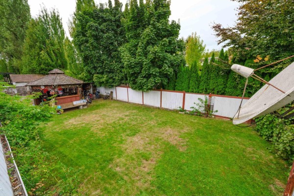 9253 137a Street, Surrey, BC V3V5W8 Photo 5