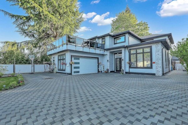 9253 Prince Charles Boulevard, Surrey, BC V3V1S4 Photo 3