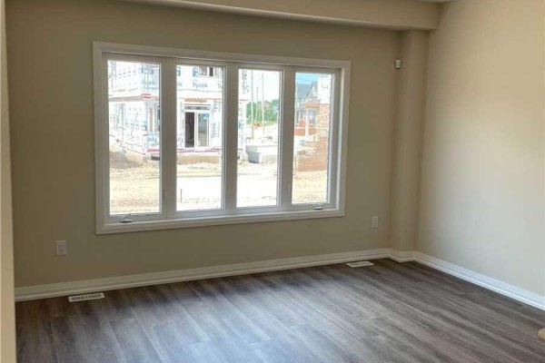 9255 White Oak Avenue, Niagara Falls, ON L2G0A4 Photo 4