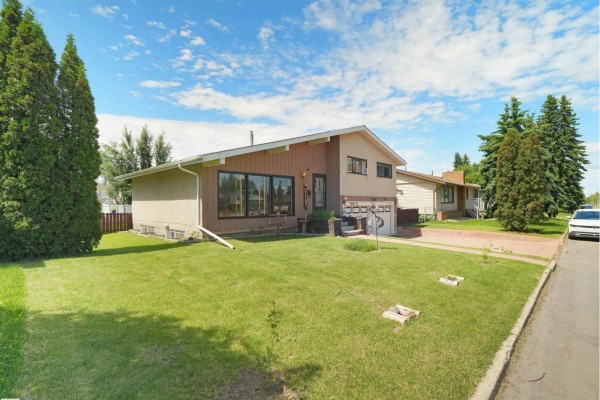 Kitchen - 9256 75 St Nw, Edmonton, AB T6C2H4 Photo 3