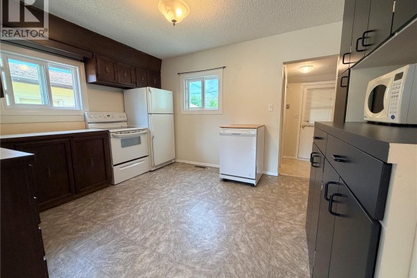 Kitchen - 926 12th Street, Humboldt, SK S0K2A0 Photo 5