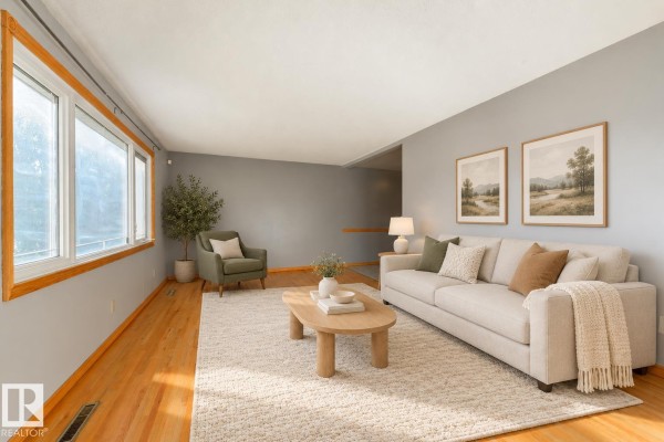 Primary Bedroom - 9260 Ottewell Rd Nw, Edmonton, AB T6B2C9 Photo 5