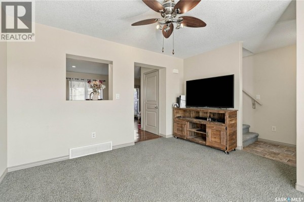 2pc Bathroom - 927 Glenview Cove, Martensville, SK S0K0A2 Photo 4