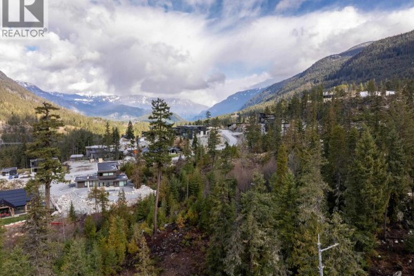 9285 Siskin Street, Whistler, BC, photo 3