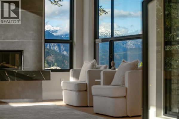 9289 Stellar's Way, Whistler, BC V8E1M1 Photo 5