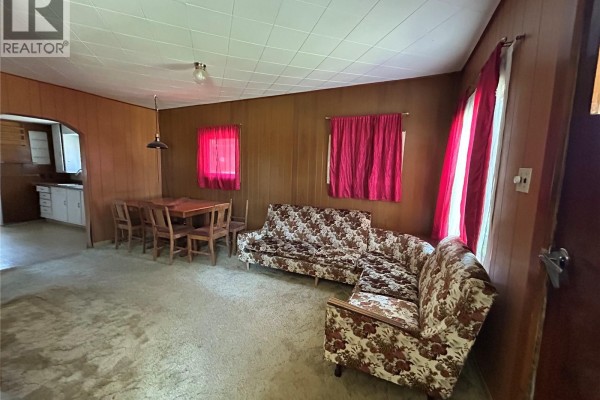 Dining room - 929 Brown Street, Moose Jaw, SK S6H2Z1 Photo 2
