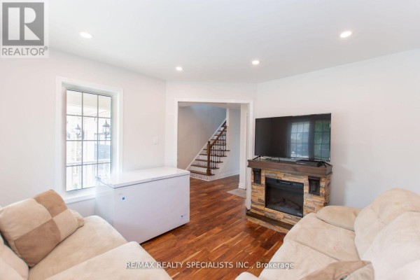 929 Philbrook Drive, Milton, ON L9T0L3 Photo 4
