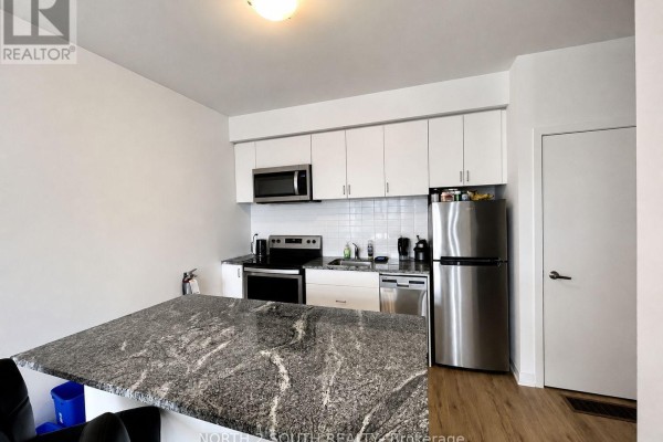 93 (rm 1) - 1760 Simcoe Street N, Oshawa, ON L1G4X9 Photo 4