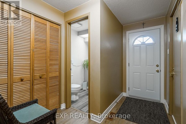 Foyer - 93 - 6816 Bilberry Drive, Ottawa, ON K1C3R4 Photo 4