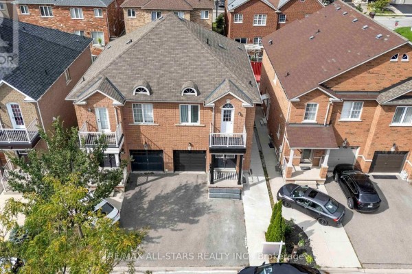 Kitchen - 93 Arco Circle, Vaughan, ON L6A3Z6 Photo 2