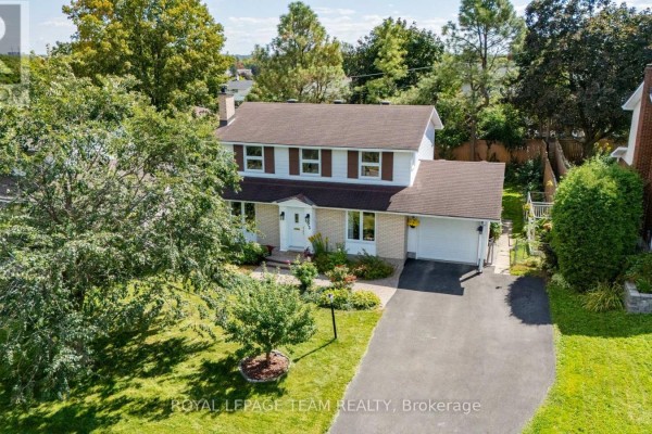 93 Beaver Ridge, Ottawa, ON K2E6E5 Photo 2