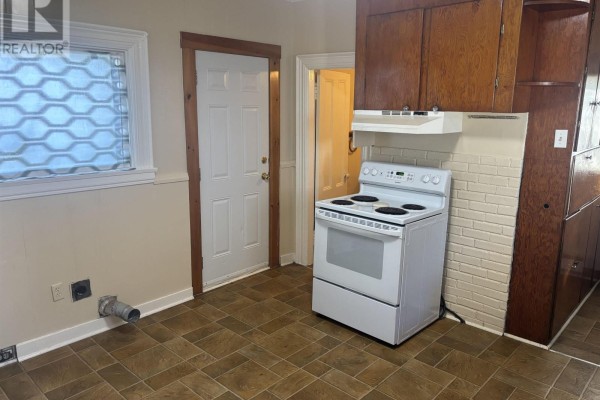 2pc Bathroom - 93 Church Street, Amherst, NS B4H3B3 Photo 3