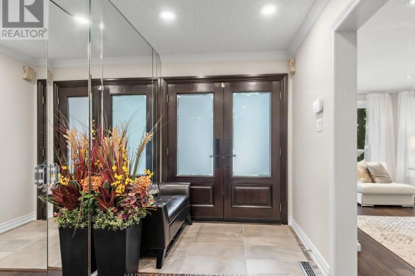 Dining room - 93 Downing Boulevard, Vaughan, ON L4J7N5 Photo 4