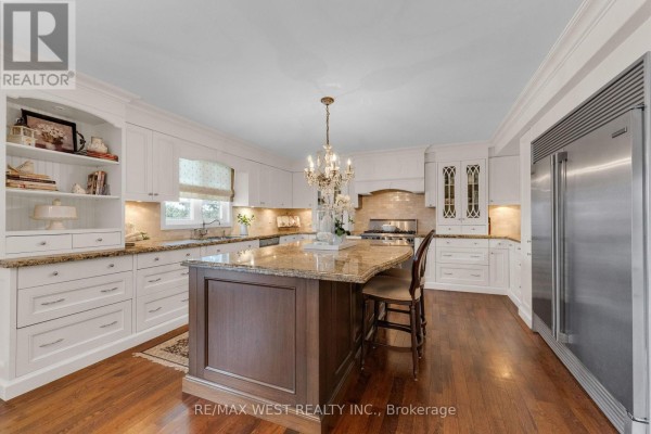 Family room - 93 Fern Valley Crescent, Richmond Hill, ON L4E2J6 Photo 5