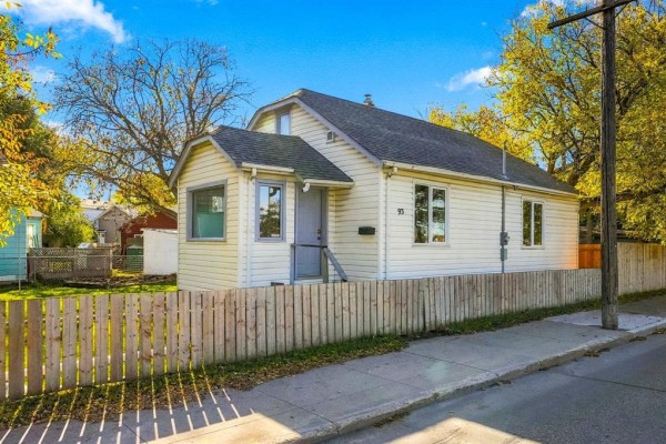 93 Gateway Road, Winnipeg