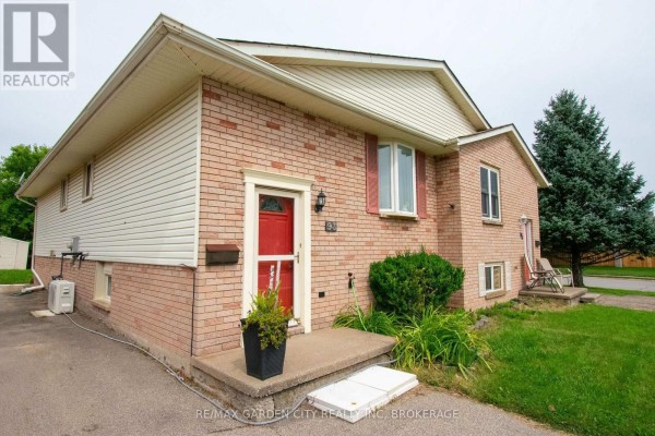 Kitchen - 93 Northwood Drive, Welland, ON L3C6S3 Photo 2