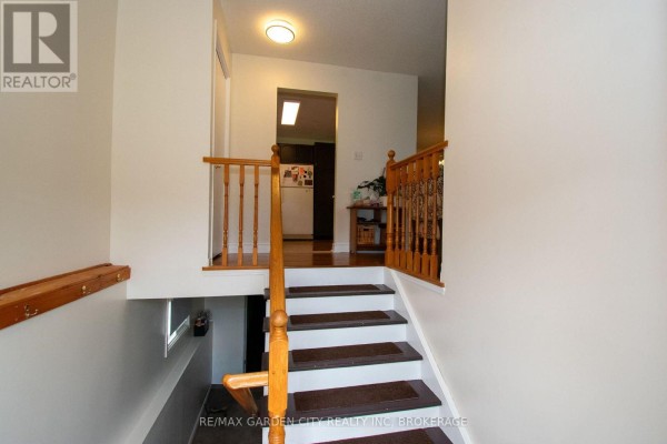 Bedroom - 93 Northwood Drive, Welland, ON L3C6S3 Photo 4