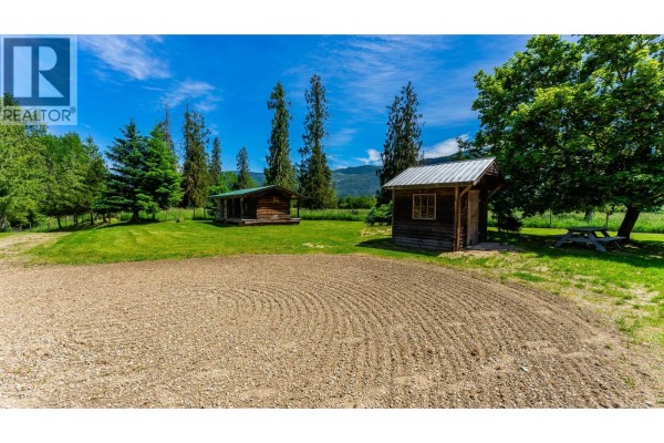 Primary Bedroom - 93 Old Sicamous Road, Grindrod, BC V0E1Y0 Photo 4