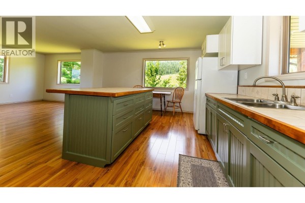 3pc Bathroom - 93 Old Sicamous Road, Grindrod, BC V0E1Y0 Photo 5