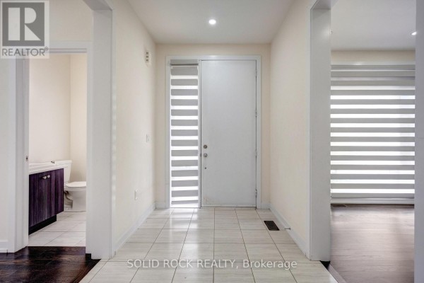 Bathroom - 93 Parity Road, Brampton, ON L6X5N3 Photo 4