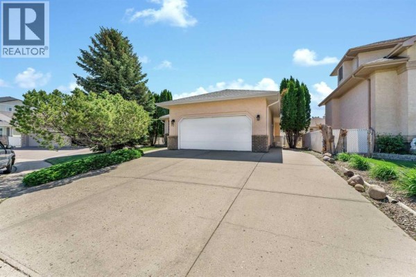 Kitchen - 93 Park Meadows Court Se, Medicine Hat, AB T1B4C3 Photo 3