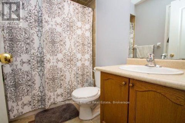 Primary Bedroom - 93 Robideau Place, Whitby, ON L1R3G7 Photo 4