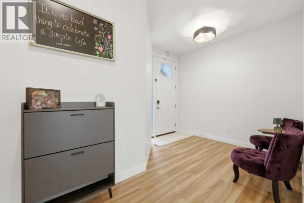 Den - 93 Rochester Way Nw, Calgary, AB T3L0J6 Photo 2