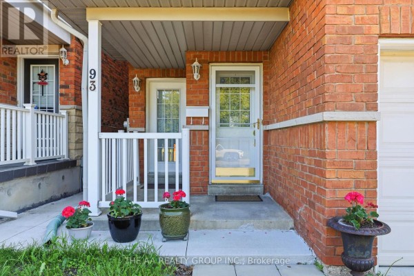 Kitchen - 93 San Gabriele Place, Toronto, ON M9L3A5 Photo 3