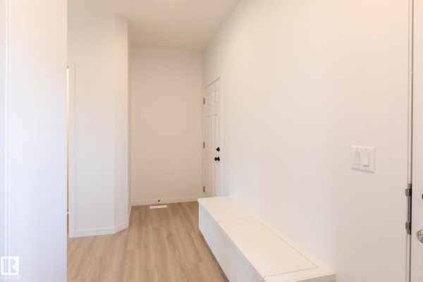 Kitchen - 93 Silverstone Dr, Stony Plain, AB T7Z0E8 Photo 3
