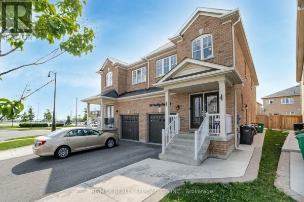 Kitchen - 93 Yardley Crescent, Brampton, ON L6X5L8 Photo 3