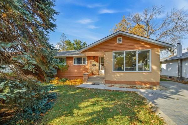 930 Autumnwood Drive, Winnipeg