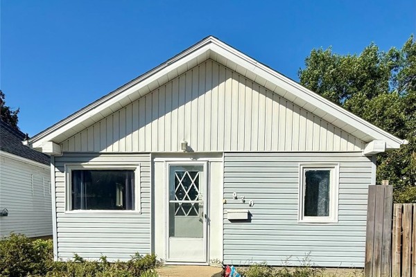 930 Vaughan Street, Moose Jaw