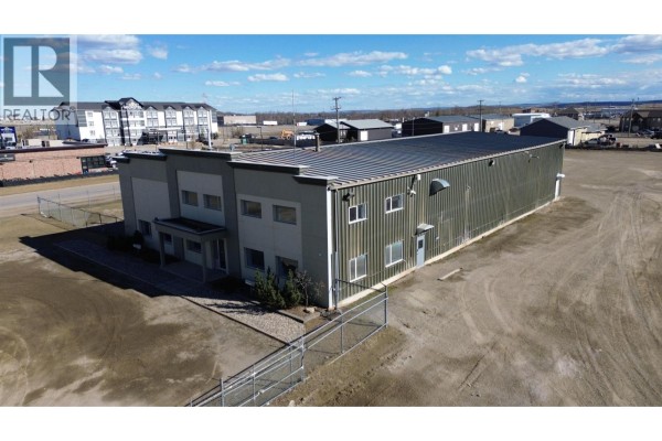 9303 85 Avenue, Fort St  John, BC V1J5Z3 Photo 2