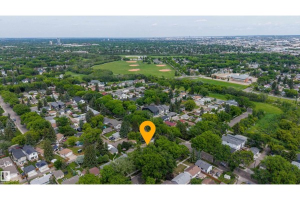 9306 64 Av Nw, Edmonton, AB T6E0H9 Photo 3