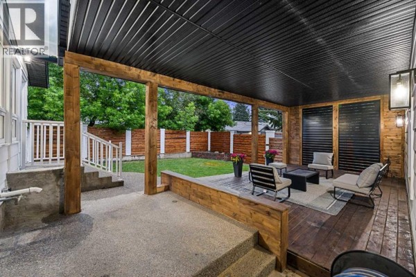 Pantry - 931 Parkwood Way Se, Calgary, AB T2J3V4 Photo 5
