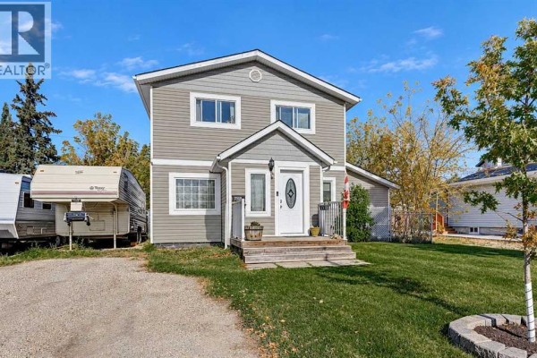 Residential for sale at 9316 102 Avenue, Grande Prairie, AB - MLS® 82GwVv
