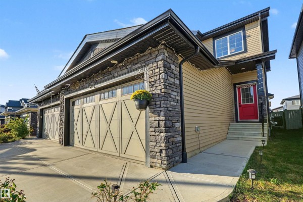 9316 Pear Li Sw Sw, Edmonton