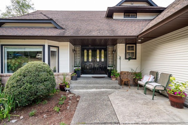 9317 188 Street, Surrey, BC V4N3V1 Photo 3